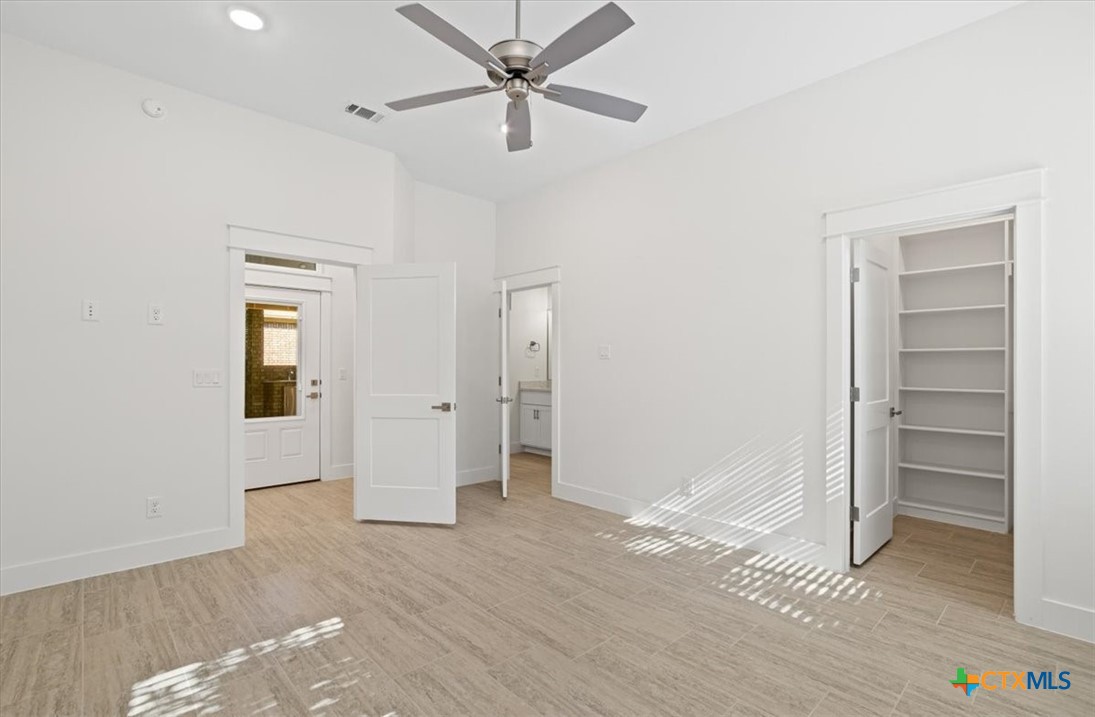 8439 Spring Creek Loop Salado, TX 76571 - Photo 31 of 40 Bedroom 3 with En-suite to Full bath.