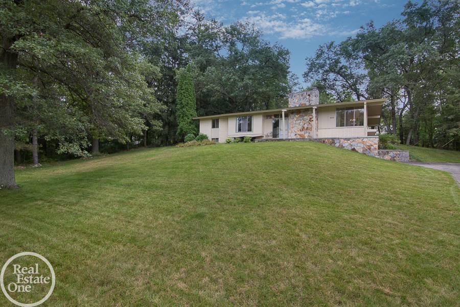 809 Brantford Road Rochester, MI 48306 - Photo 3 of 33