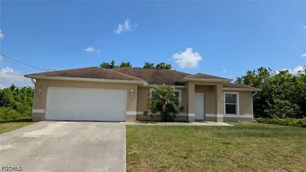$1,675 | 932 Dobbins Street East, Lehigh Acres, FL 33974