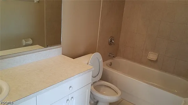 $1,700 | 932 Dobbins Street East, Lehigh Acres, FL 33974