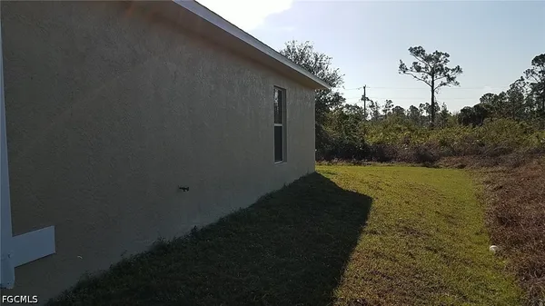 $1,700 | 932 Dobbins Street East, Lehigh Acres, FL 33974
