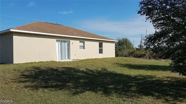 $1,700 | 932 Dobbins Street East, Lehigh Acres, FL 33974