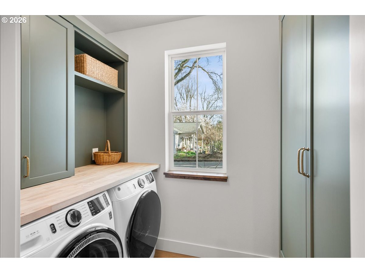 1305 Uff Da Street Silverton, OR 97381 - Photo 34 of 46 a utility room with dryer and washer