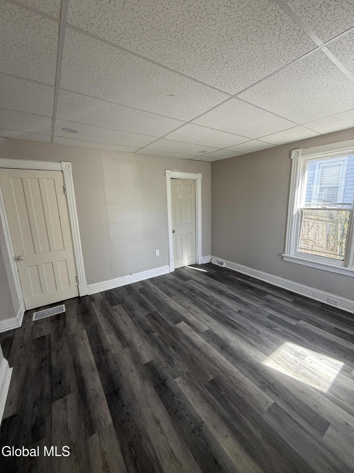 1320 4th Avenue Schenectady, NY 12303 - Photo 2 of 19 IMG_5150