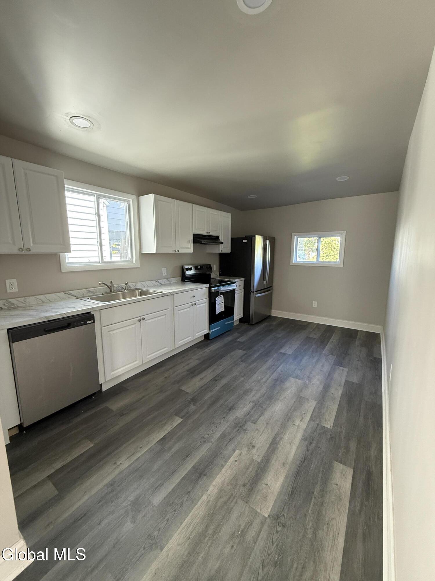 1320 4th Avenue Schenectady, NY 12303 - Photo 6 of 19 IMG_5155