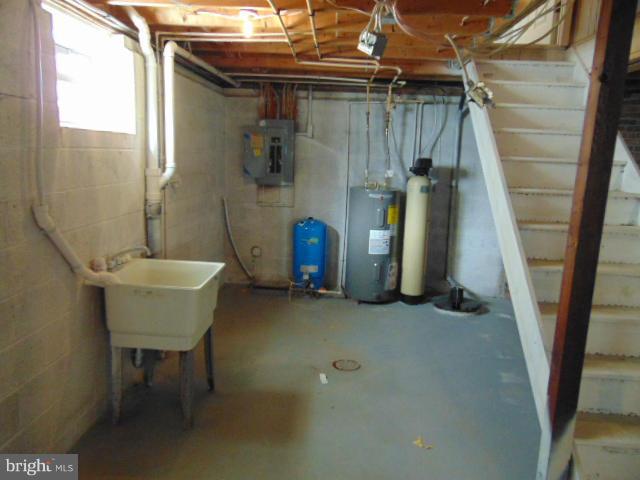 3623 Carrollton Road Upperco, MD 21155 - Photo 20 of 20 a bathroom with a sink and a mirror