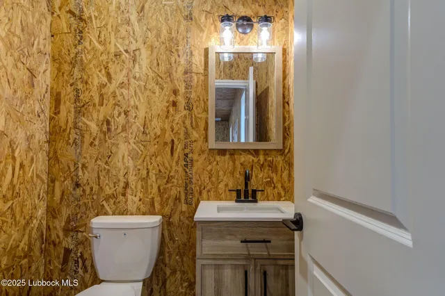 $950,000 | 7726 46th Street, Lubbock, TX 79407