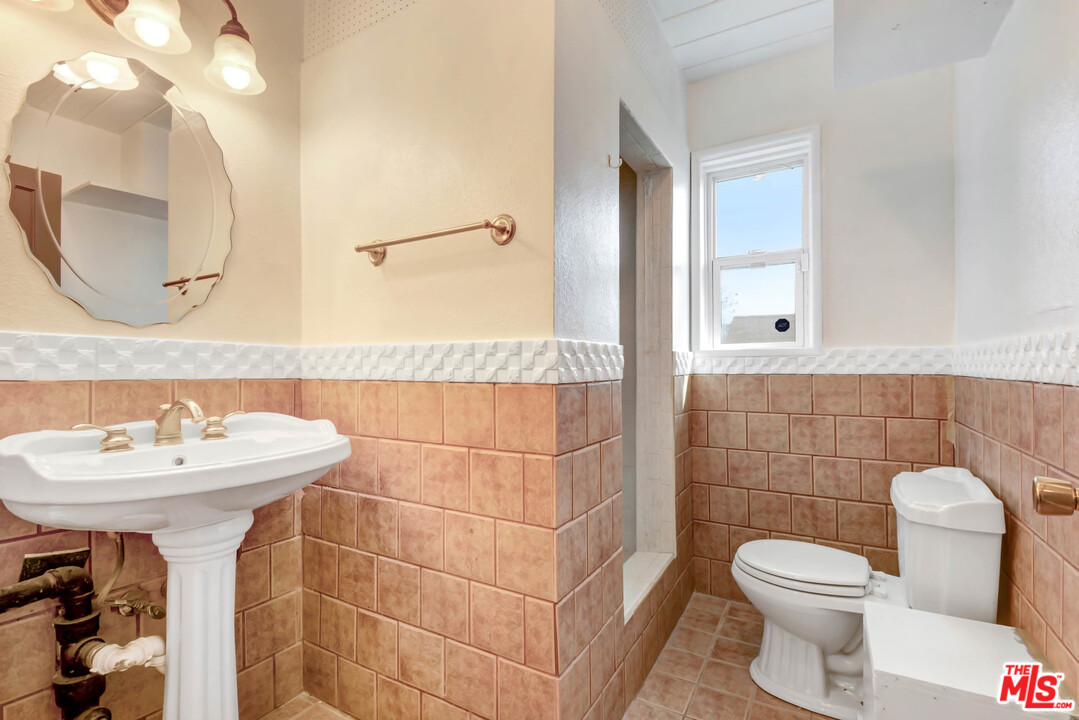 467 West G Street Colton, CA 92324 - Photo 14 of 15