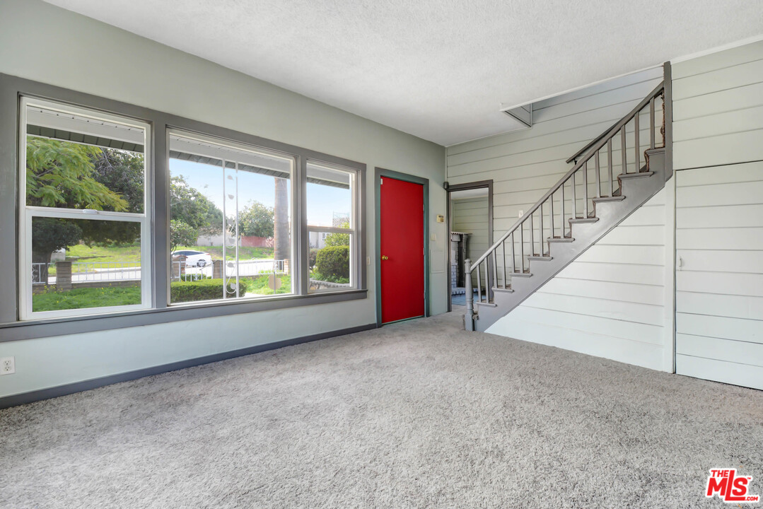 467 West G Street Colton, CA 92324 - Photo 5 of 15