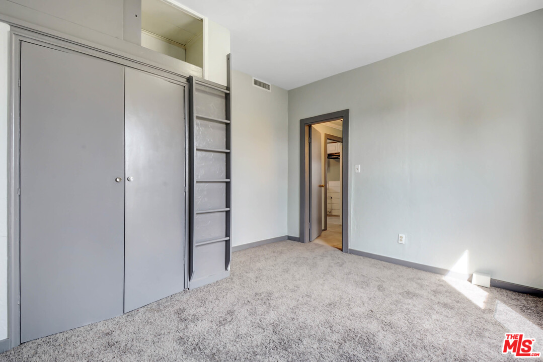 467 West G Street Colton, CA 92324 - Photo 9 of 15