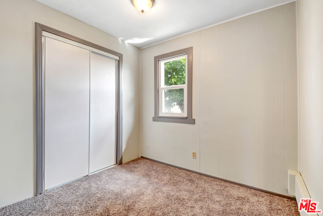 467 West G Street Colton, CA 92324 - Photo 10 of 15