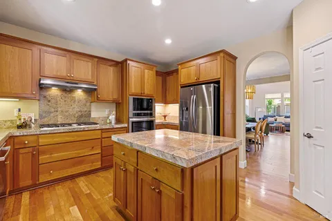 $1,290,000 | 68 Pinheiro Circle, Novato, CA 94945