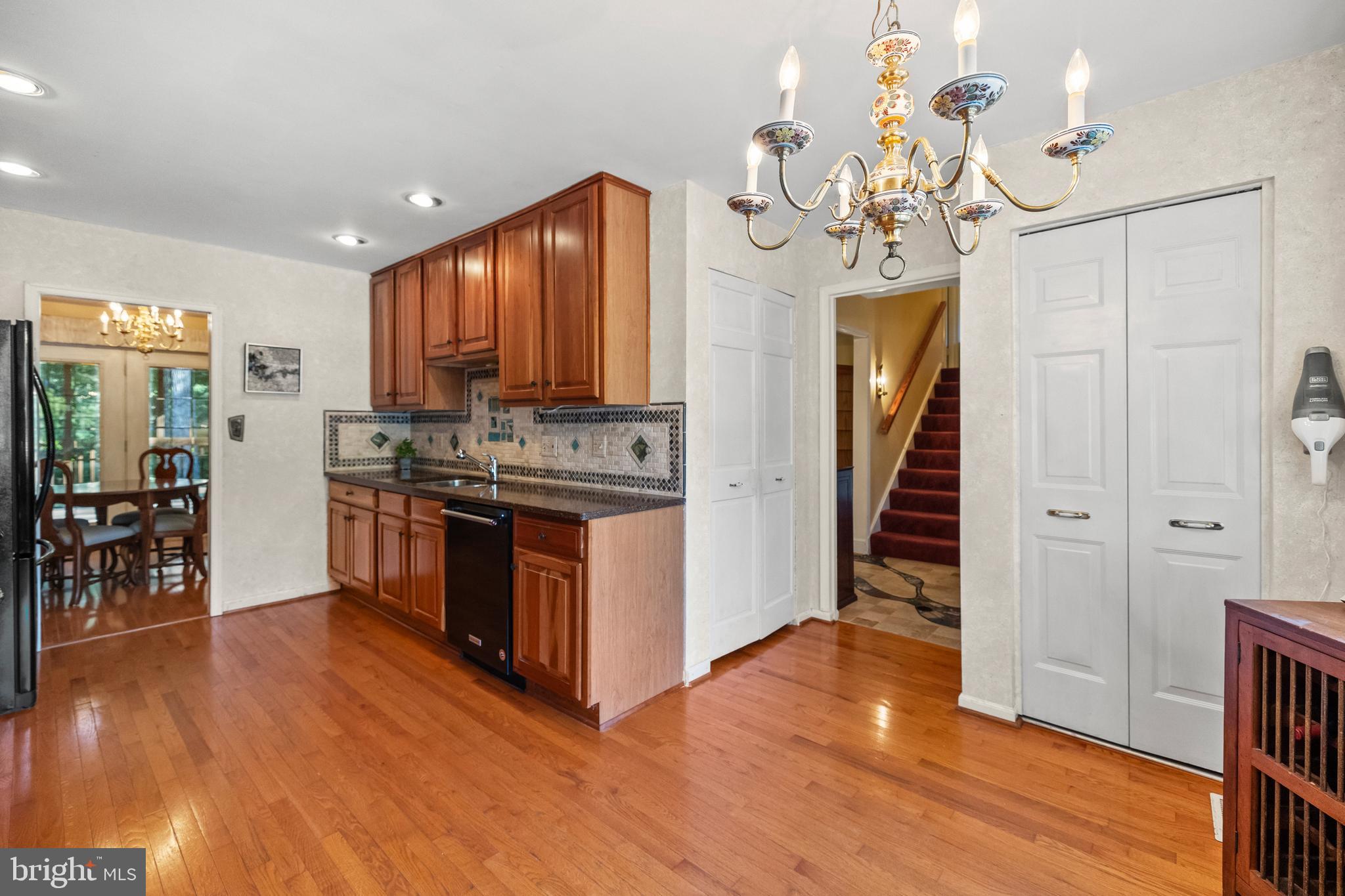 7933 St George Court Springfield, VA 22153 - Photo 11 of 40