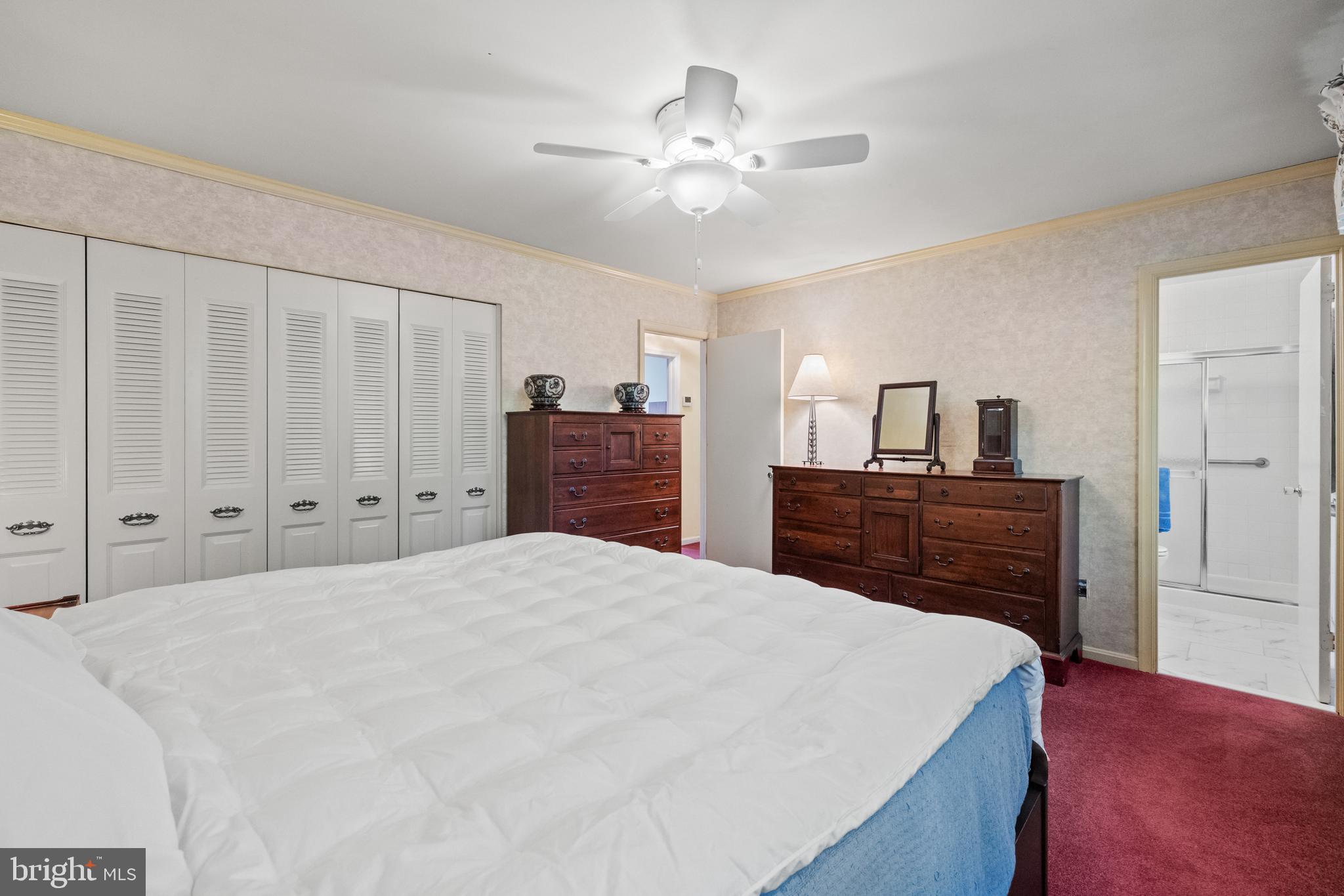 7933 St George Court Springfield, VA 22153 - Photo 26 of 40 Lots of closet space & en-suite bathroom!