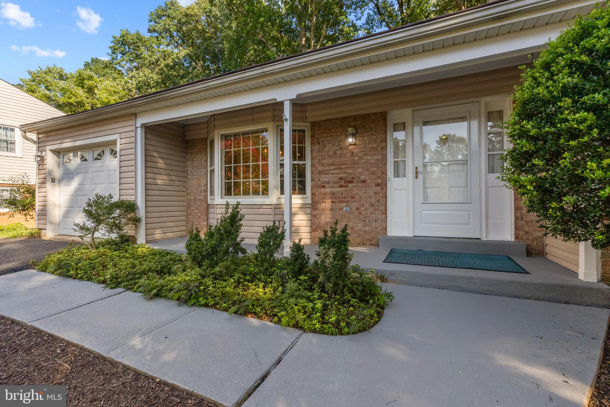 7933 St George Court Springfield, VA 22153 - Photo 4 of 40