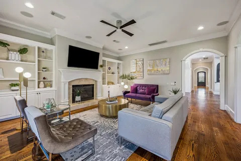 $1,299,000 | 4920 Cedar Street, Bellaire, TX 77401