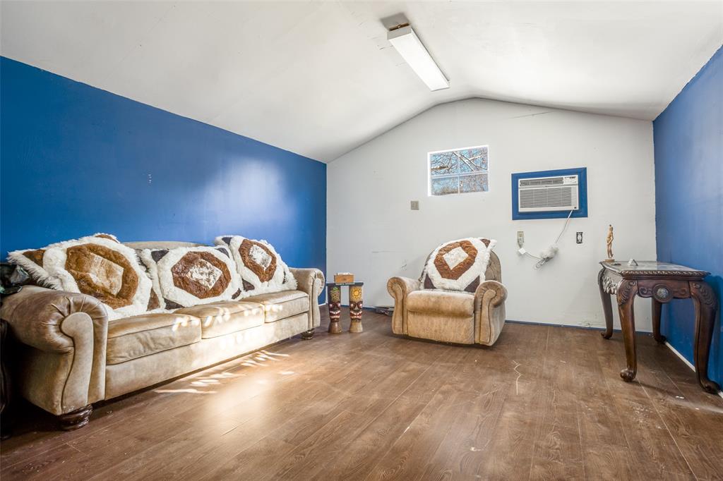 5702 Galaxie Road Garland, TX 75044 - Photo 19 of 21 Enjoy an additional 300+ square feet of air-conditioned space in this fully finished Morgan building, complete with bonus storage in the rear. The perfect flex space for a home office, guest suite, workout room, studio, or private retreat.