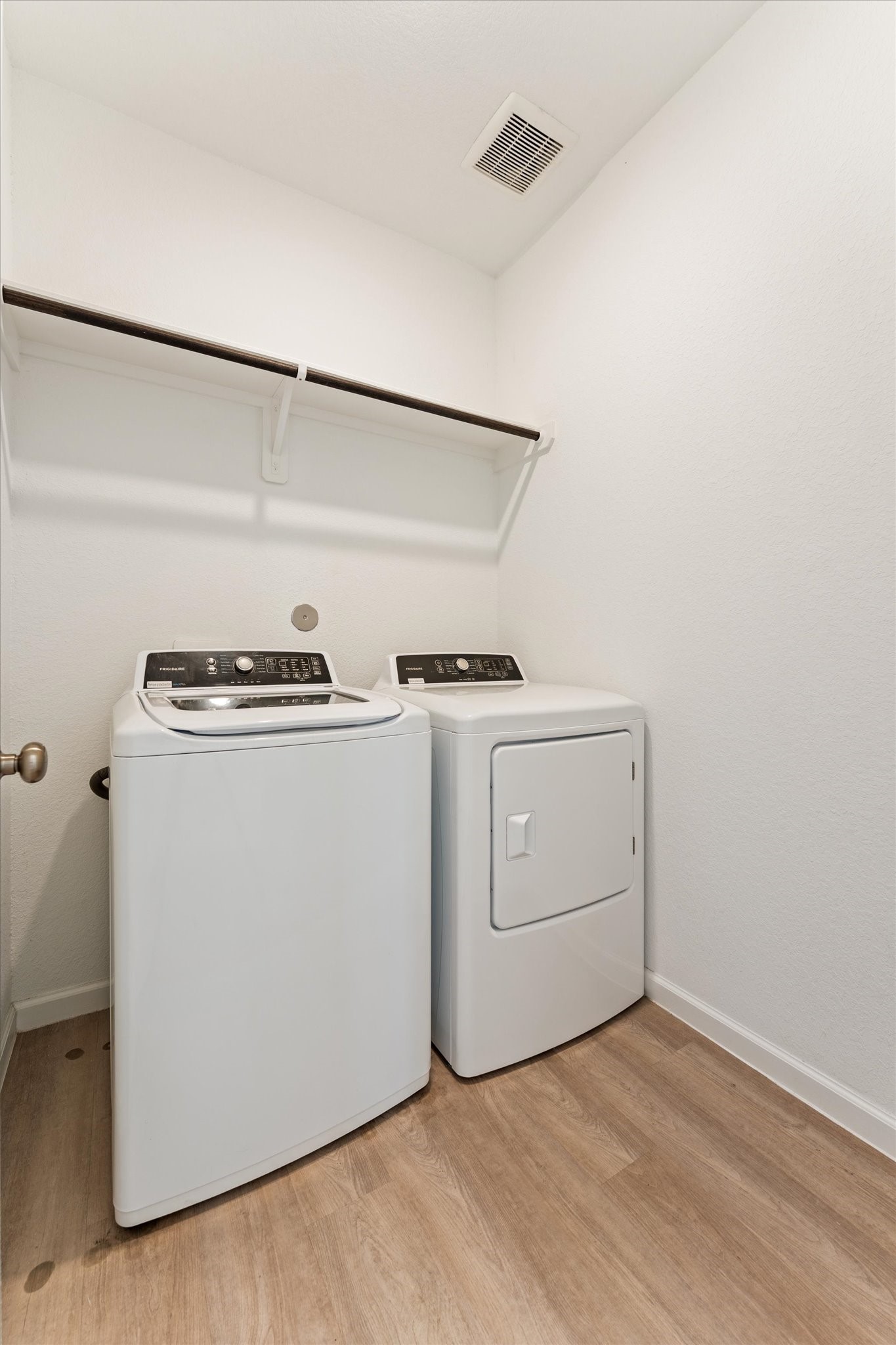 15520 Sunset Maple Court Conroe, TX 77302 - Photo 27 of 47 a utility room with dryer and washer