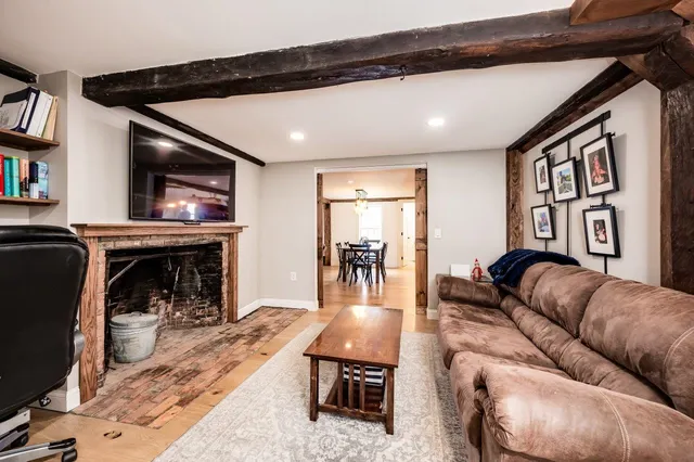 $950,000 | 170 Nottingham Road, Deerfield, NH 03037