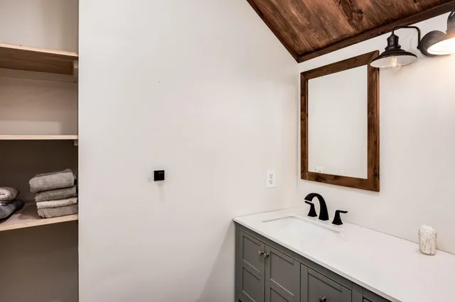 $950,000 | 170 Nottingham Road, Deerfield, NH 03037