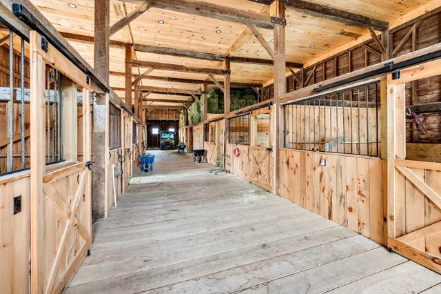 $950,000 | 170 Nottingham Road, Deerfield, NH 03037