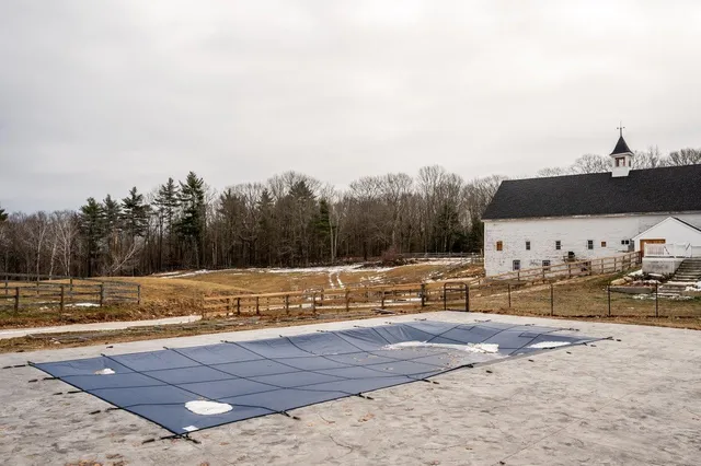 $950,000 | 170 Nottingham Road, Deerfield, NH 03037