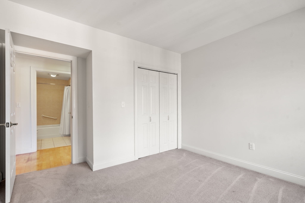 121 Centre Street, Unit PH3 Brookline, MA 02446 - Photo 21 of 32