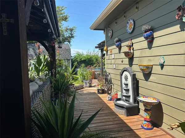 a view of outdoor space yard deck and patio