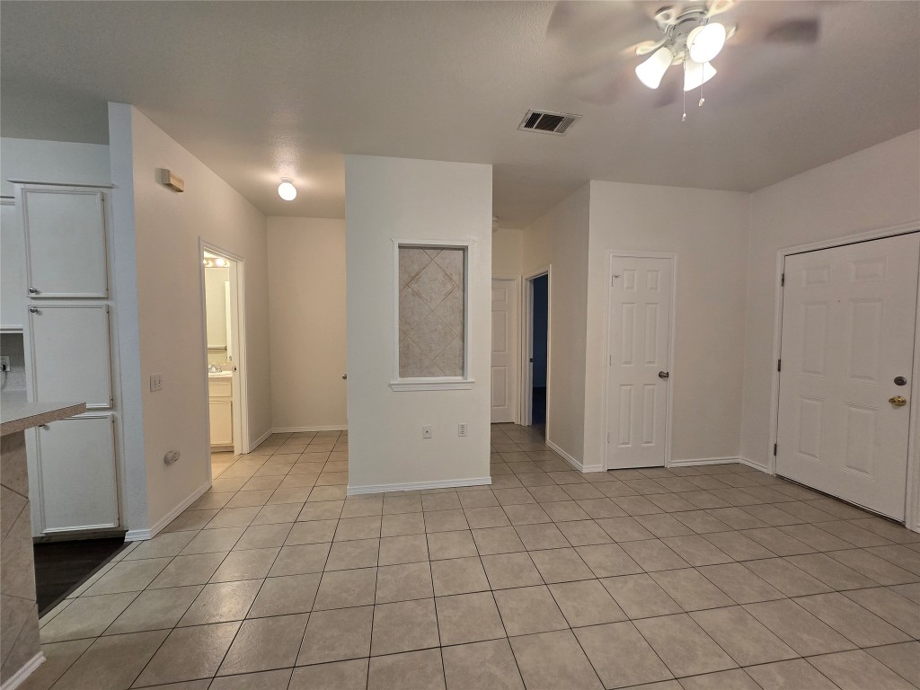 5404 Garden View Cove Austin, TX 78724 - Photo 11 of 28 a view of an empty room with a bathroom