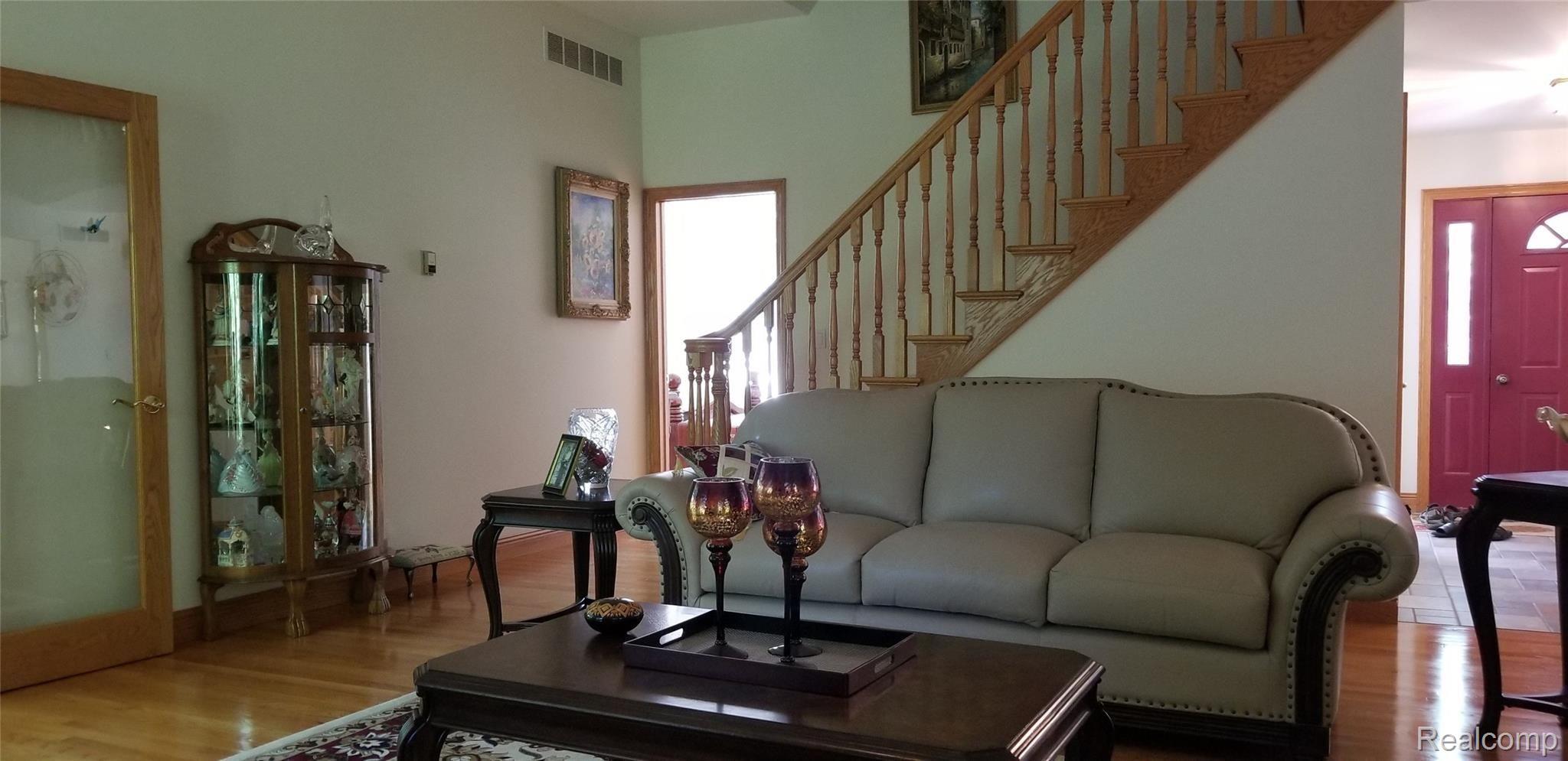1165 East Heil Road Gladwin, MI 48624 - Photo 33 of 73 Great Room 3.jpg