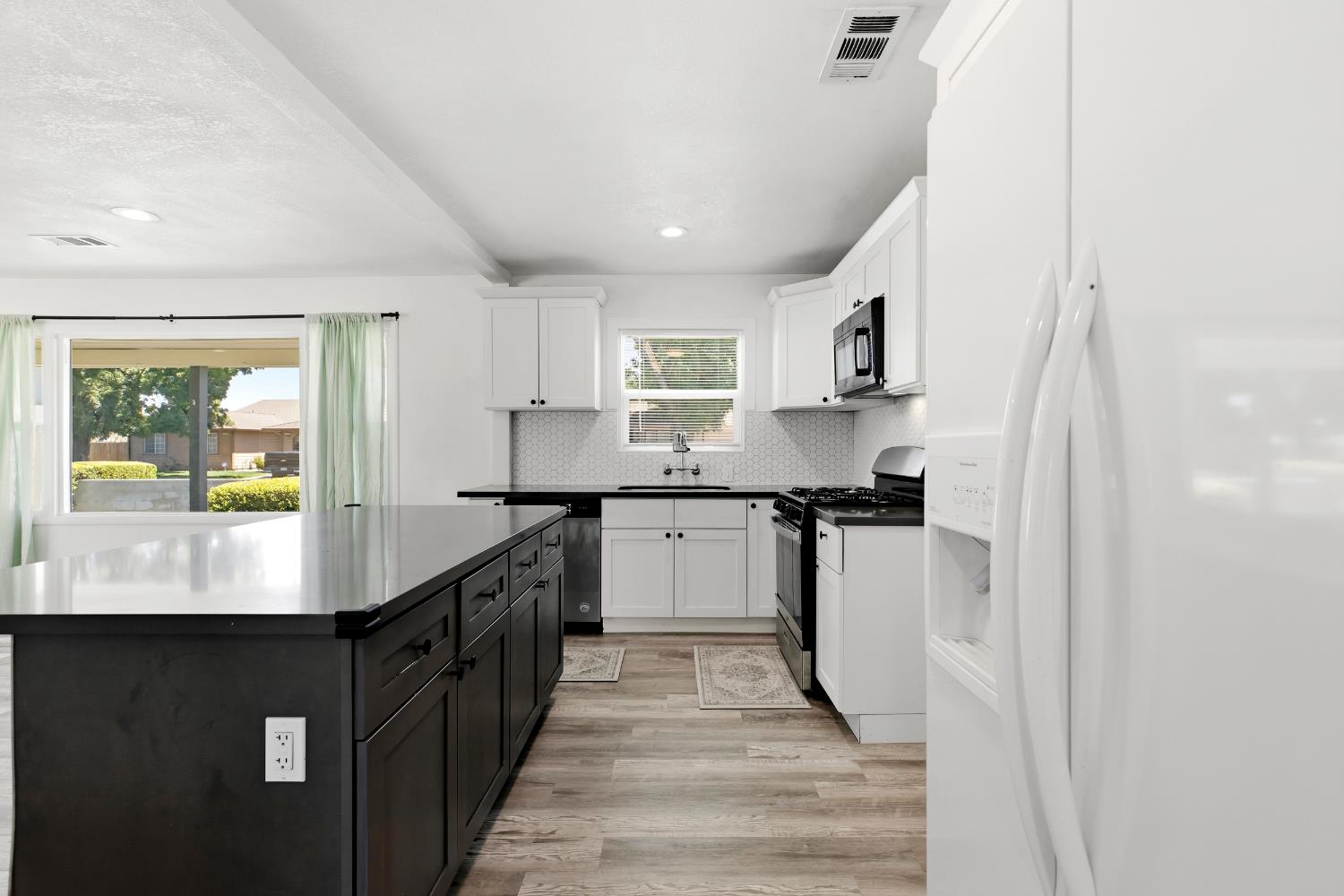 1535 Kent Way Modesto, CA 95355 - Photo 10 of 22 Gallery Image 10