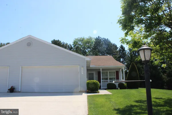 $1,800 | 1377 Village Drive, Unit 17, Spring Grove, PA 17362