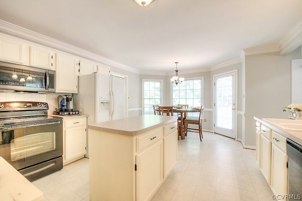 5405 Windy Ridge Drive Midlothian, VA 23112 - Photo 20 of 41 White Cabinetry