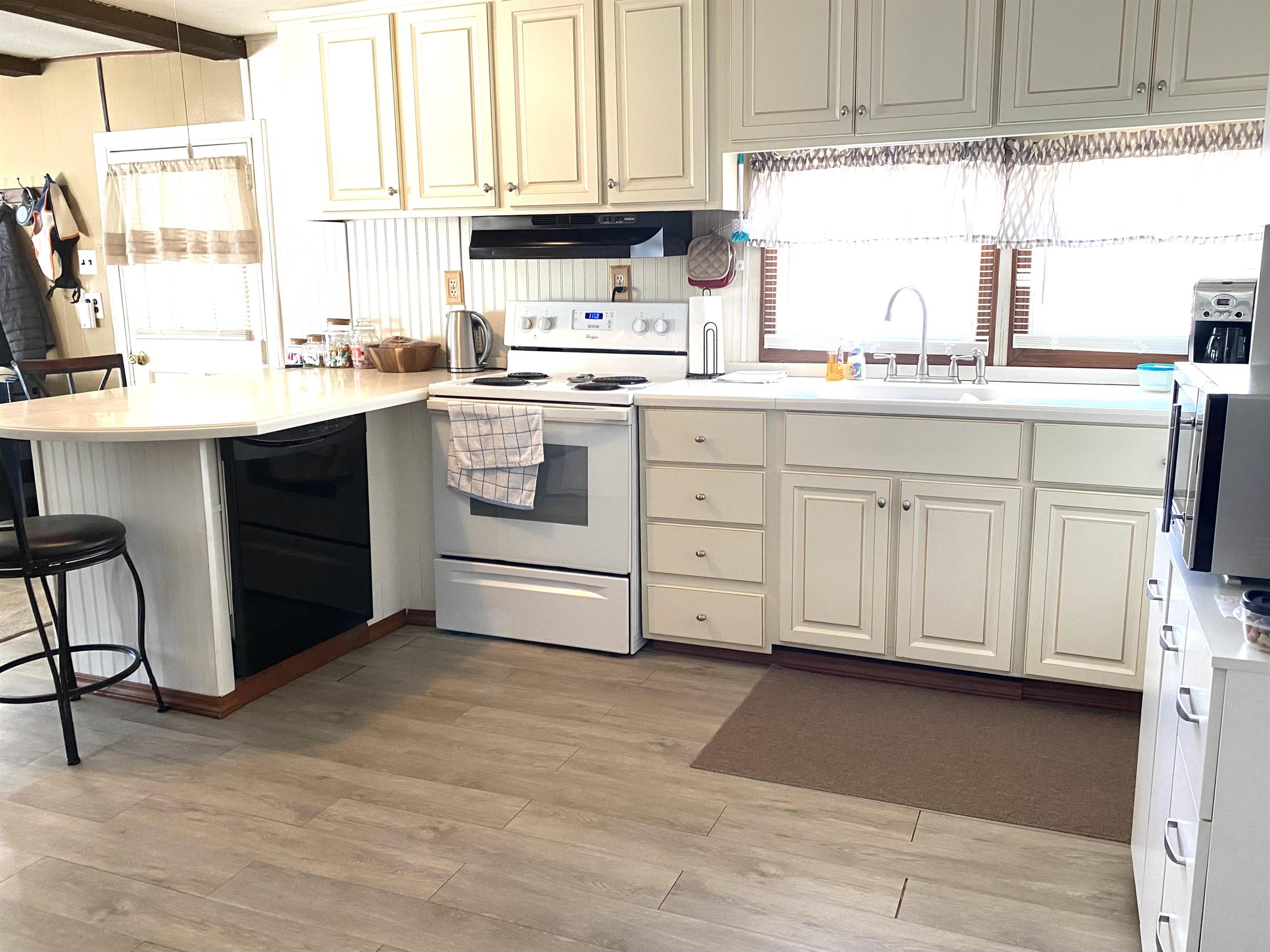 14 Spring Drive Derry, NH 03038 - Photo 6 of 38