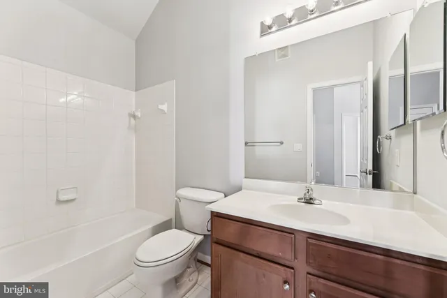 $430,000 | 6821 Hampton Bay Lane, Gainesville, VA 20155