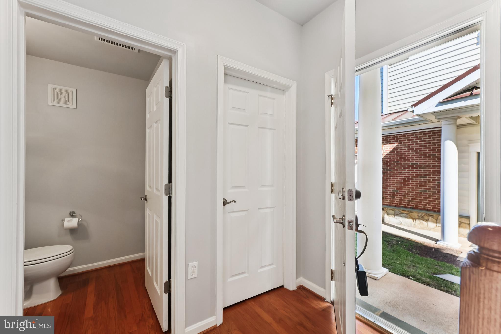 6821 Hampton Bay Lane Gainesville, VA 20155 - Photo 5 of 29 a bathroom with a toilet and a shower