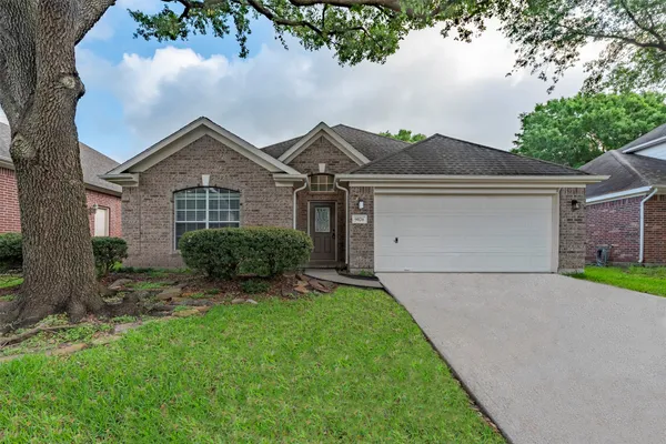 $2,450 | 9026 Eaglecove Drive, Houston, TX 77064