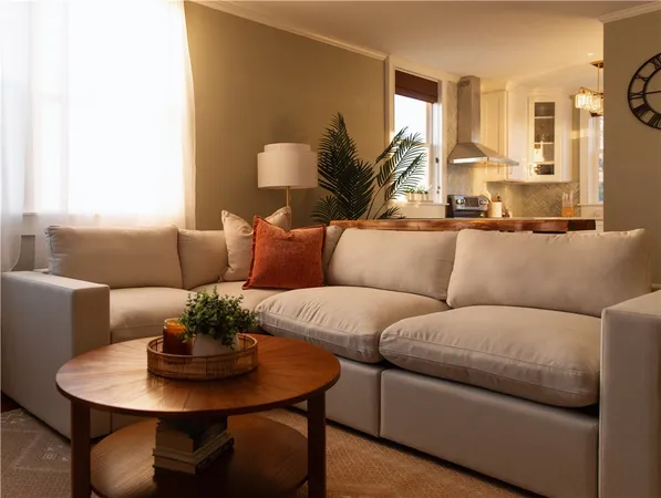 $3,400 | 114 Girard Avenue, Unit 6, Newport, RI 02840