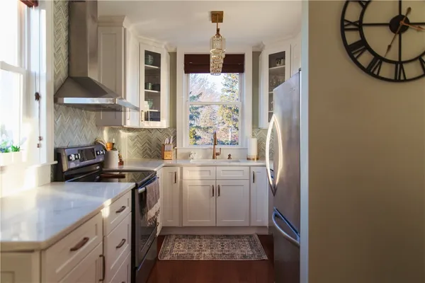 $3,400 | 114 Girard Avenue, Unit 6, Newport, RI 02840