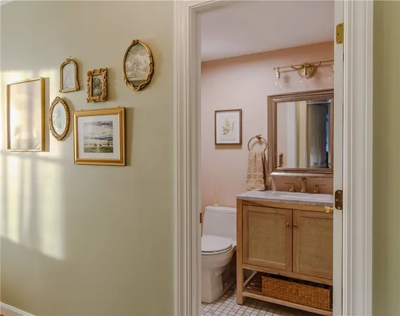 $3,400 | 114 Girard Avenue, Unit 6, Newport, RI 02840