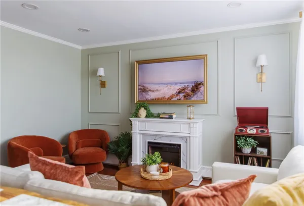 $3,400 | 114 Girard Avenue, Unit 6, Newport, RI 02840