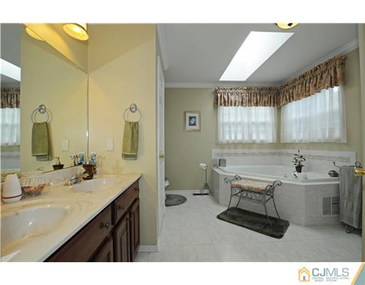 40 Stratton Road Old Bridge, NJ 07747 - Photo 14 of 23
