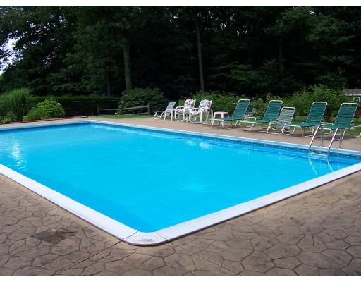 11 Chestnut Hill Road Hampden, MA 01036 - Photo 4 of 8 Gallery Image 4
