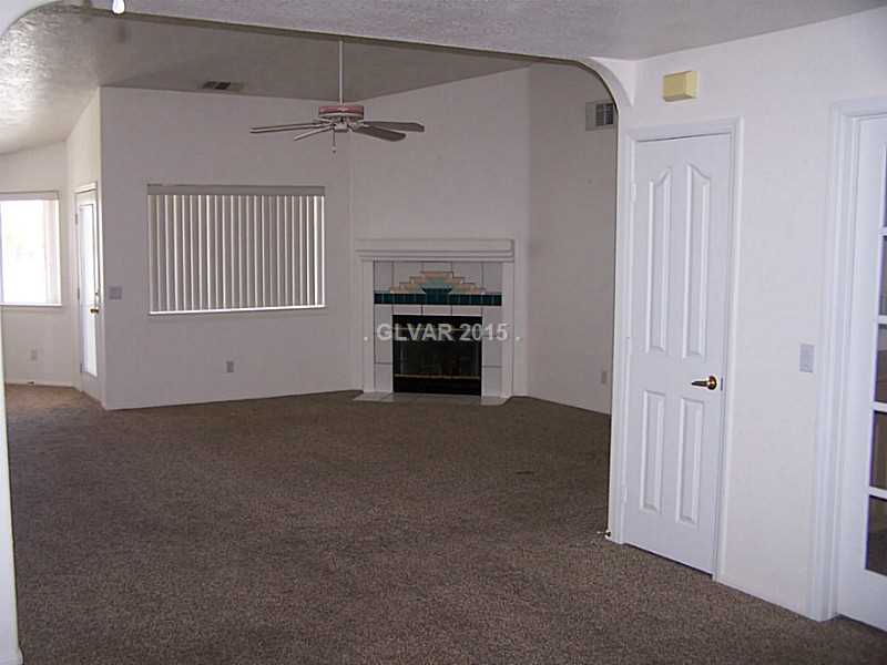1920 East Gamebird Road Pahrump, NV 89048 - Photo 11 of 18 Living Room.