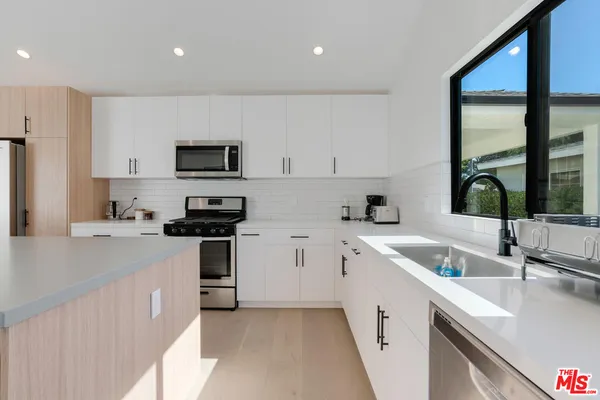 $8,400 | 19602 Hamlin Street, Reseda, CA 91335