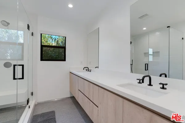 $8,400 | 19602 Hamlin Street, Reseda, CA 91335