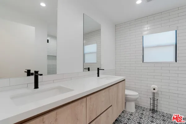 $8,400 | 19602 Hamlin Street, Reseda, CA 91335