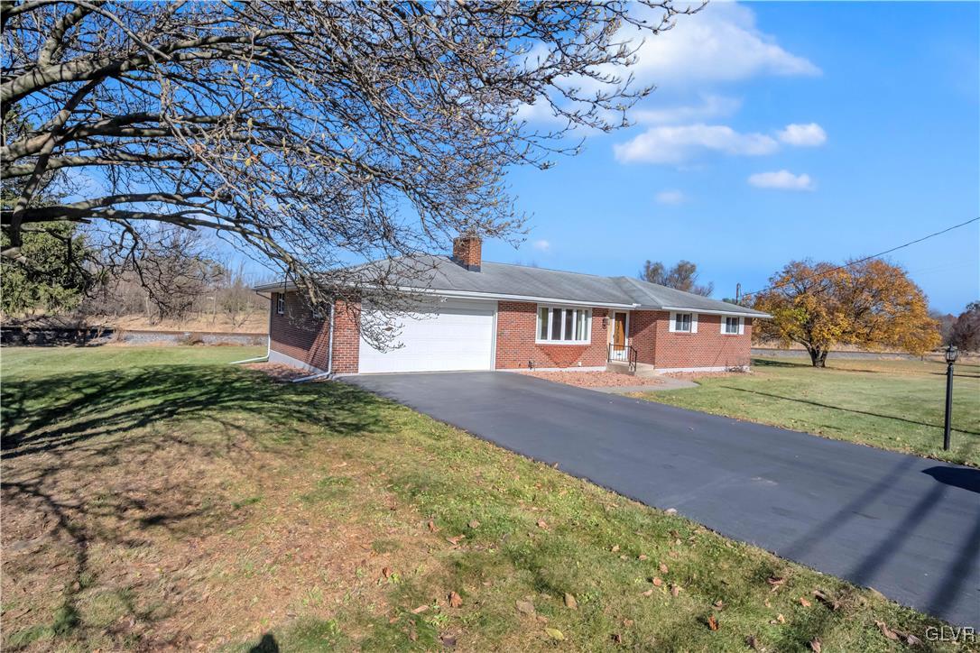 4890 Steuben Road Nazareth, PA 18064 - Photo 2 of 27 Gallery Image 2