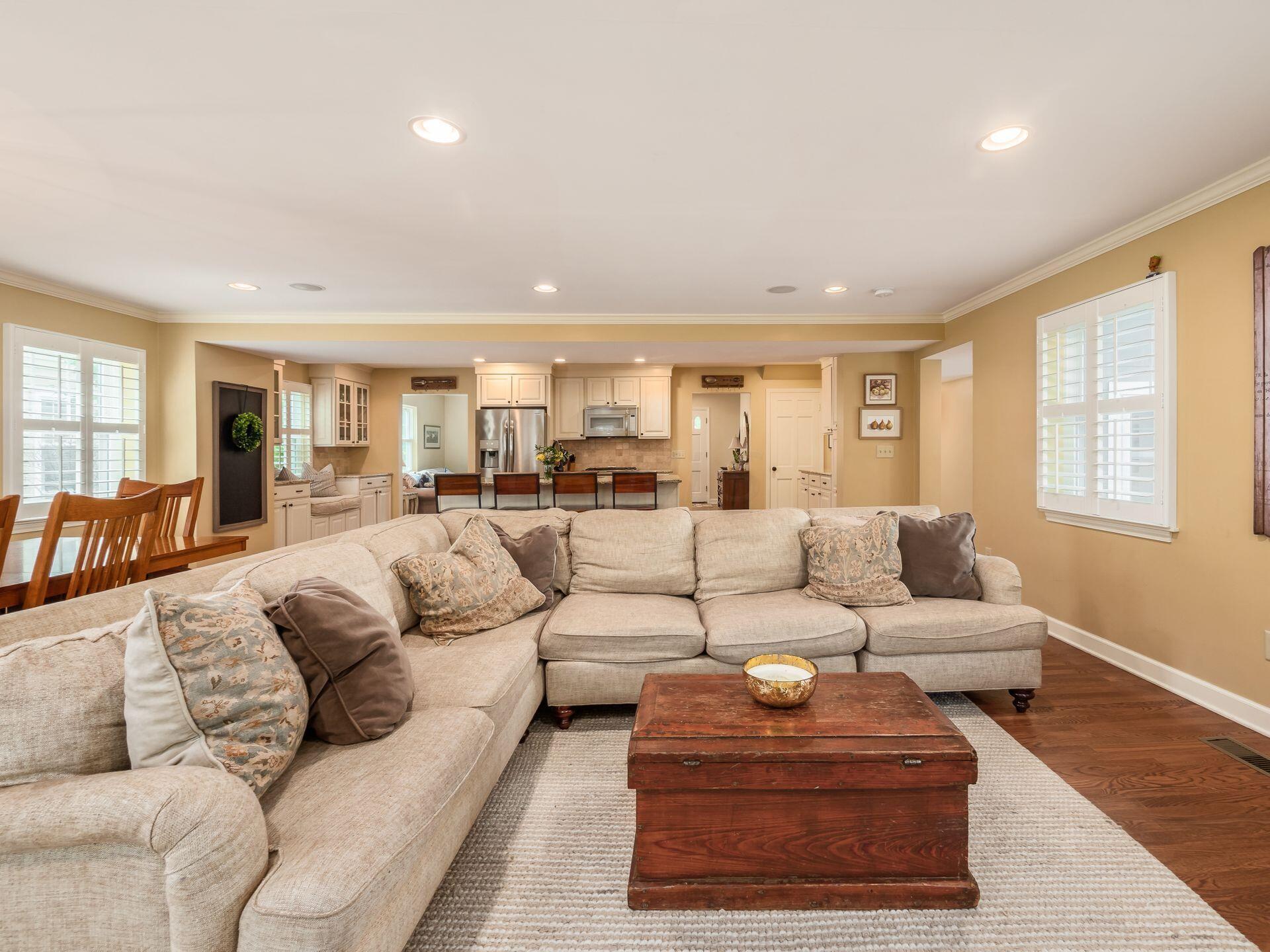 1544 Guilford Road Columbus, OH 43221 - Photo 28 of 76 Family Room