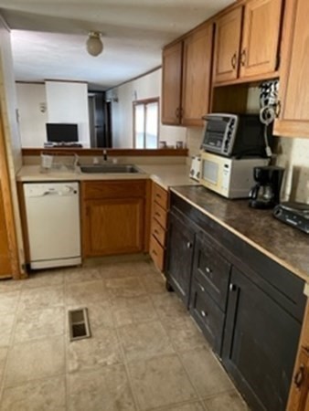 557 Southwest Cutoff, Unit 85 Worcester, MA 01607 - Photo 5 of 9